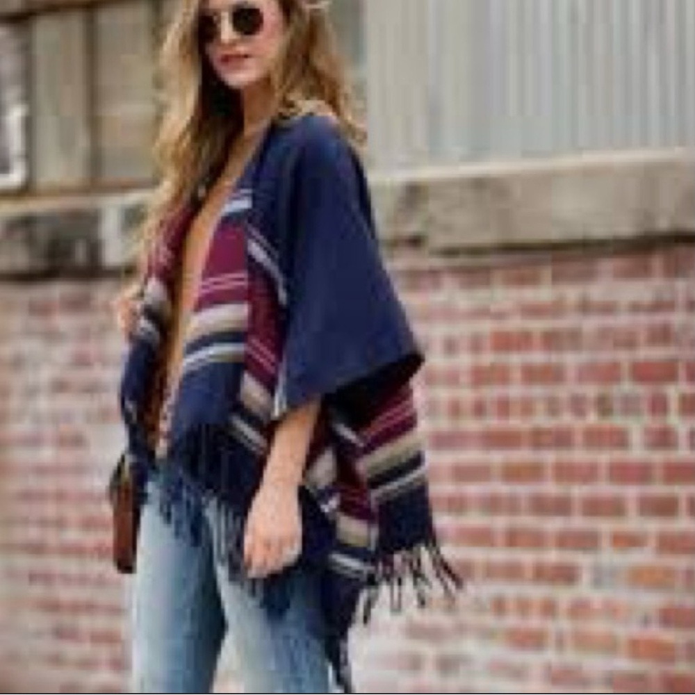 Hollister - Soft Navy and Red Striped Fringe Shawl - XS/S